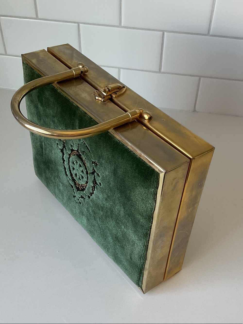 Vintage STYLECRAFT of Miami Gold Metal & Green Velvet Mid-Century Box Handbag - Picture 4 of 16